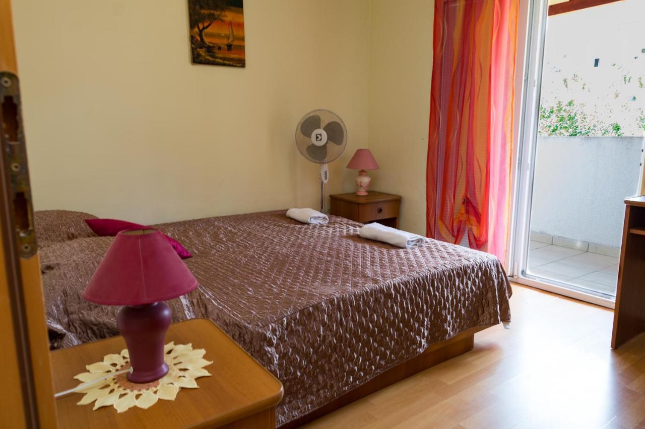 Pag Marina Rooms & Apartment Pag Town Exterior photo