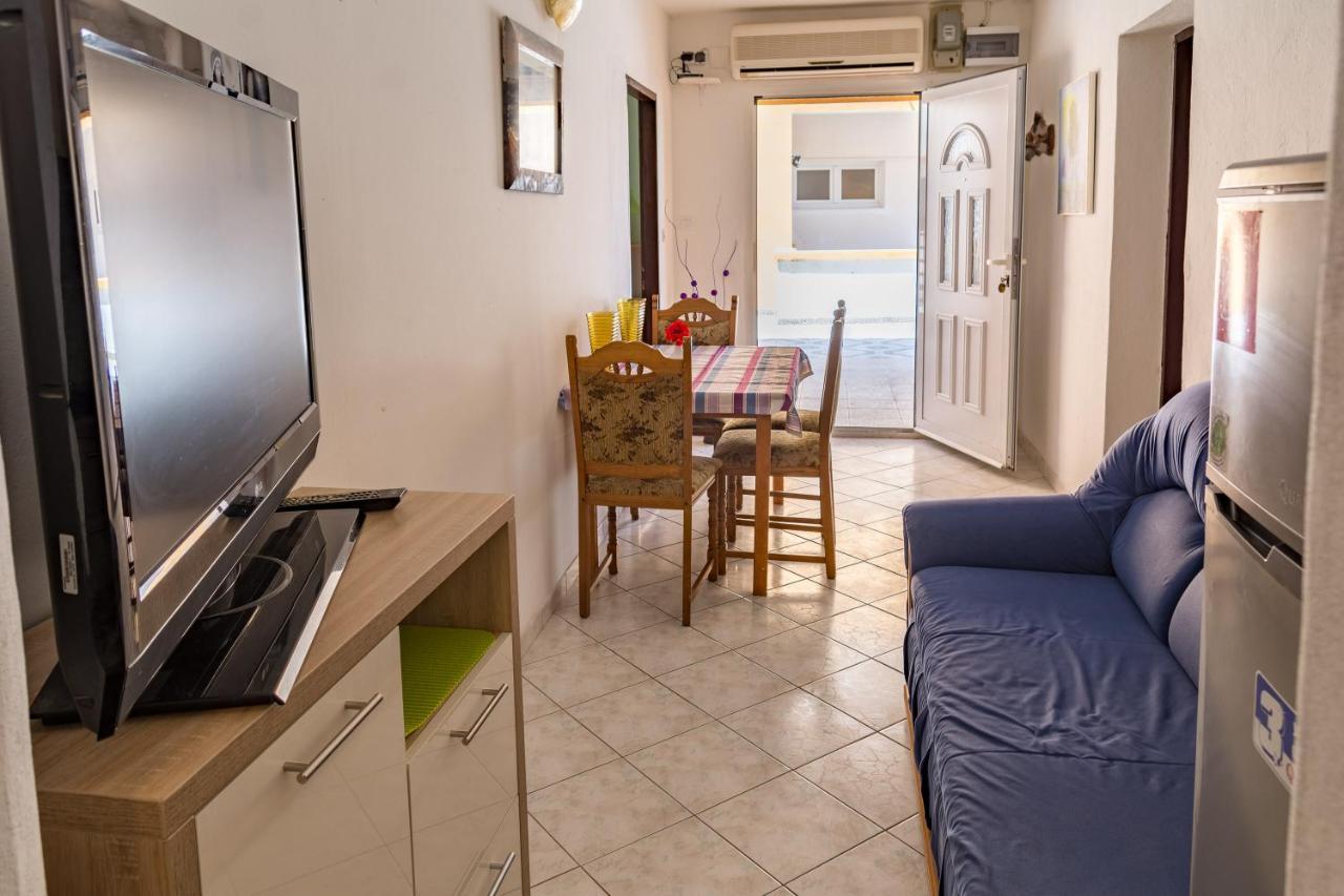 Pag Marina Rooms & Apartment Pag Town Exterior photo