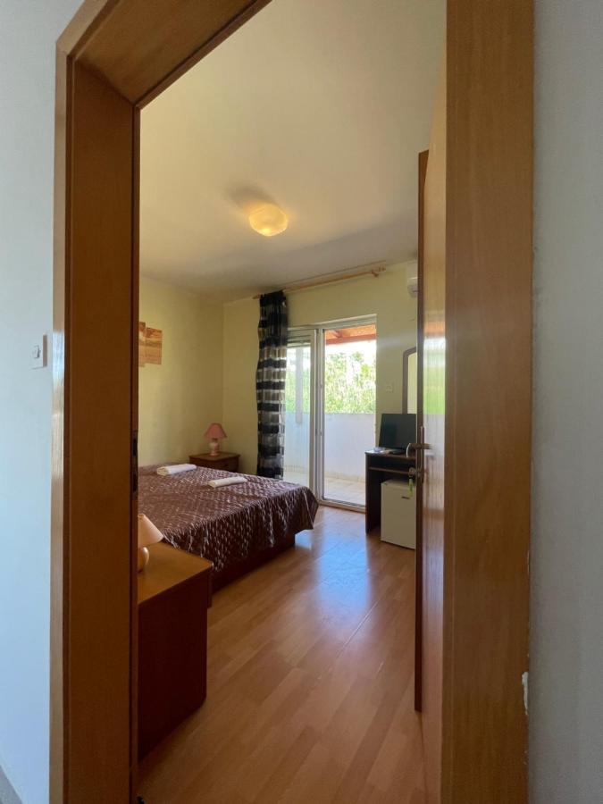 Pag Marina Rooms & Apartment Pag Town Exterior photo