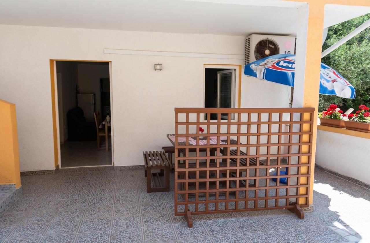 Pag Marina Rooms & Apartment Pag Town Exterior photo